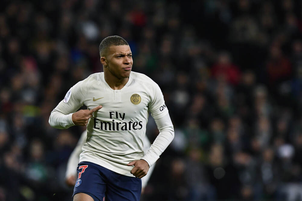 “停摆”进入第四周 美国联邦食品救济将暂停